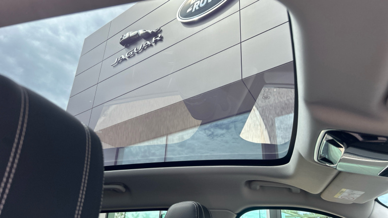 Land Rover Range Rover Velar 2.0 P250 SE 5dr Auto Petrol Estate